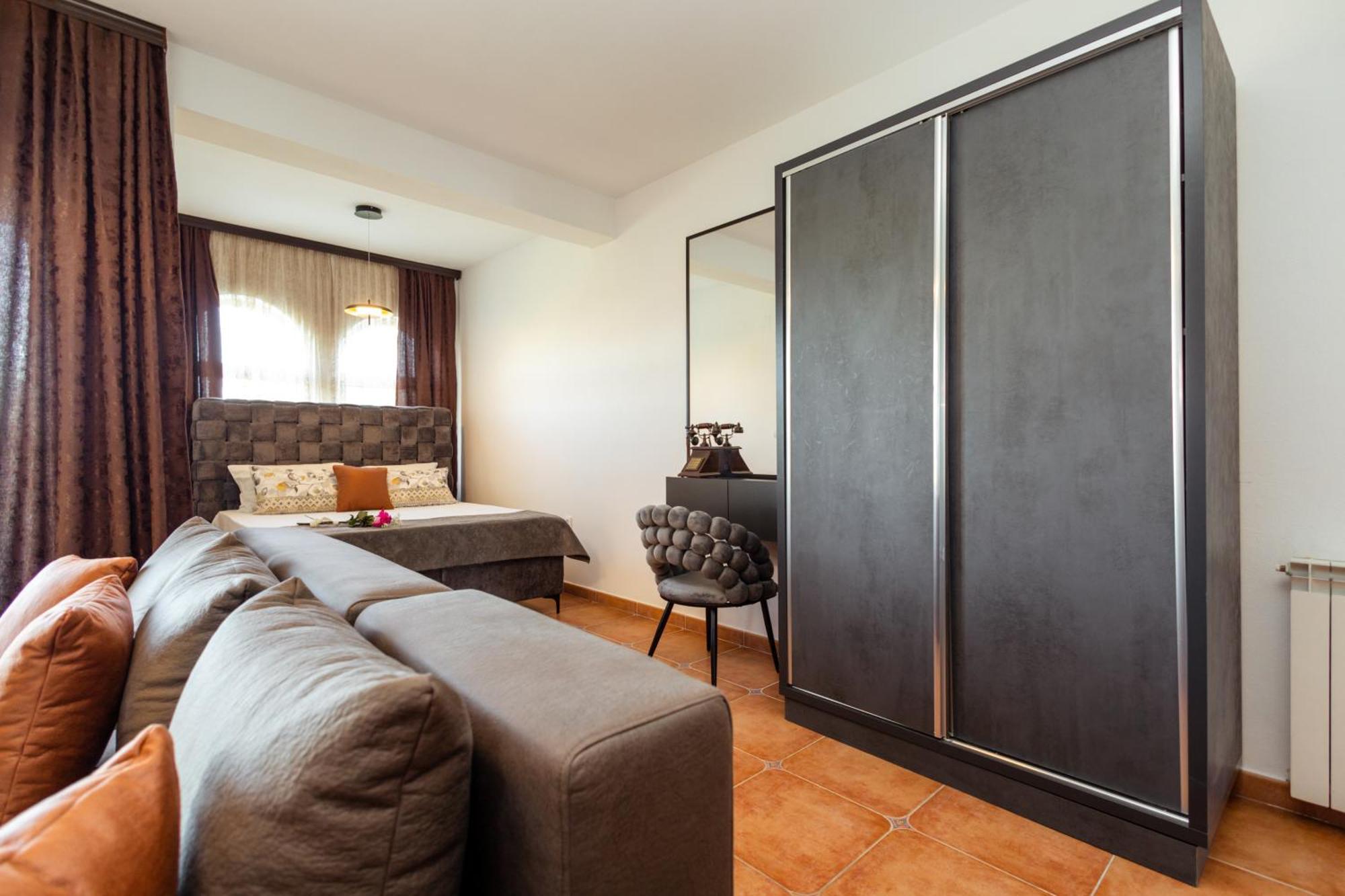Apartments Gucci ウルツィニ 部屋 写真